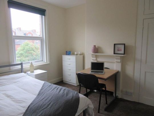 5 bedroom terraced house to rent - Photo 1