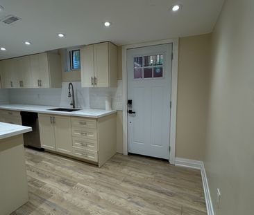 For Lease - 746 Leslie Valley Drive Unit# Lower, Newmarket, Ontario - Photo 2