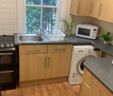 Room 2: 40A Farnham Road, Guildford, GU2 4JN - Photo 2