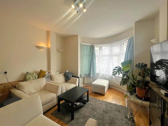 3 bedroom flat to rent - Photo 1