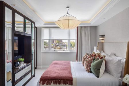 A brand new three-bedroom duplex penthouse apartment with private terrace located just a short walk from Kensington High Street. - Photo 4