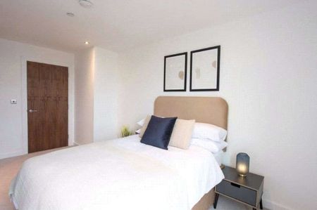 Rent at the iconic Thames Quarter; a modern rental community with superb on site residents facilities. - Photo 2