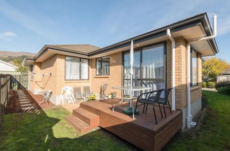 Modern and Sunny 2 Bedroom plus Office Home - Photo 5