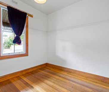 Charming Richmond Living with Private Courtyard - Photo 2