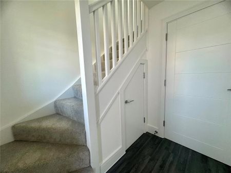 2 bedroom terraced house to rent - Photo 2