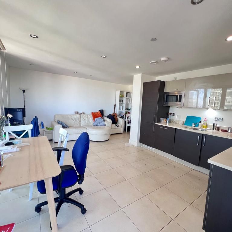 1 bedroom flat to rent - Photo 1