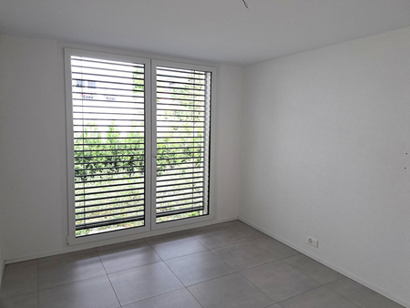 moderne Wohnung mit Balkon an ruhiger Lage mit top Ausbaustandard - Photo 4