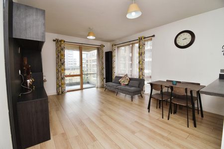 2 Bed Flat, Eddington Court, E16 - Photo 2