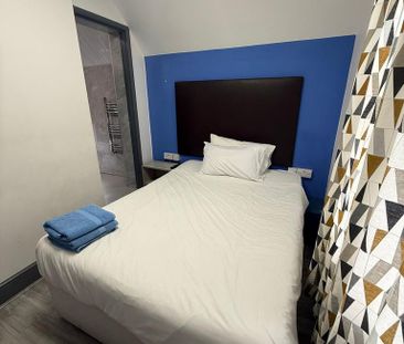 1 bedroom hotel room to rent - Photo 3