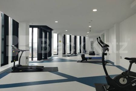 Stylish & contemporary & boasting 830 Sq. Ft. of living & entertaining space - Photo 2