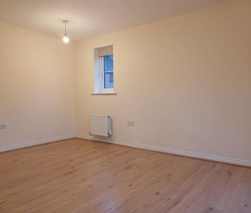 2 bedroom semi-detached house to rent - Photo 6