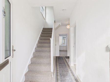3 bedroom semi-detached house to rent - Photo 5