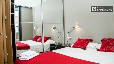 barcelona, Catalonia 08012 - Foto 5