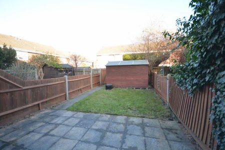 Delaporte Close, Epsom, Surrey, KT17 4AU - Photo 3