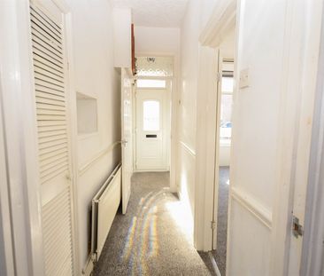 2 bed flat to rent in Hyde Street, South Shields, NE33 - Photo 3