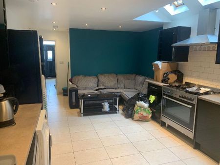 5 bedroom house to rent - Photo 4