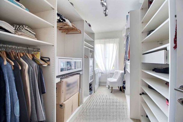 Appartement meublé de 5 pièces (deux chambres) avec balcon à Genthod - Photo 1