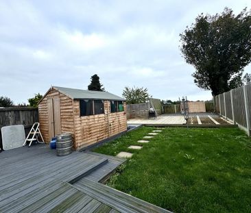 3 bedroom end of terrace house to rent - Photo 2