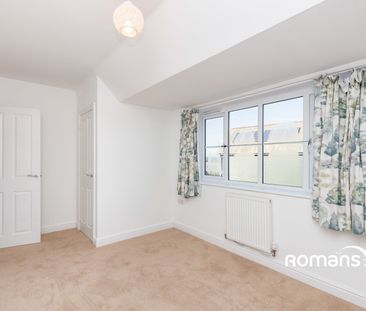 3 bedroom coach house to rent - Photo 2