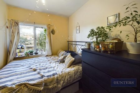 4 bedroom House To Let - Photo 3