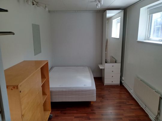Sunnanvägen, Tullinge - Photo 1