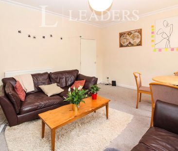 3 bedroom flat to rent - Photo 1