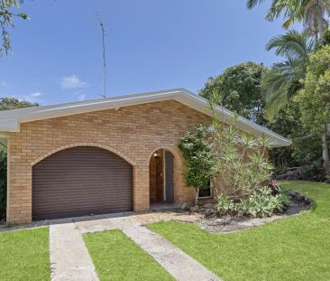 Lowset Family Home in perfect location - Photo 4