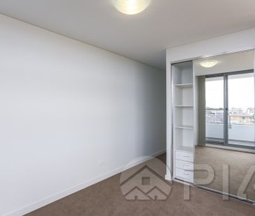 North facing 2 Bedroom + Study City View Penthouse with 2 Car Spaces - Photo 6