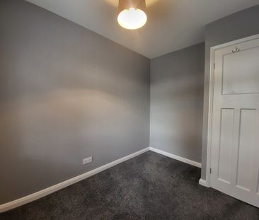 3 bedroom semi-detached to let - Photo 5