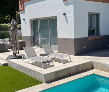 Room in a shared 7-bedroom apartment for rent in Castilla - Photo 1