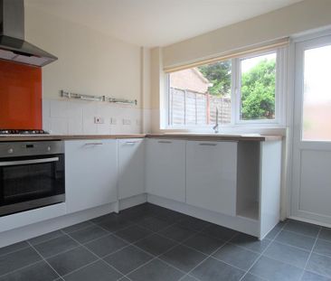 2 bedroom semi-detached house to rent - Photo 3