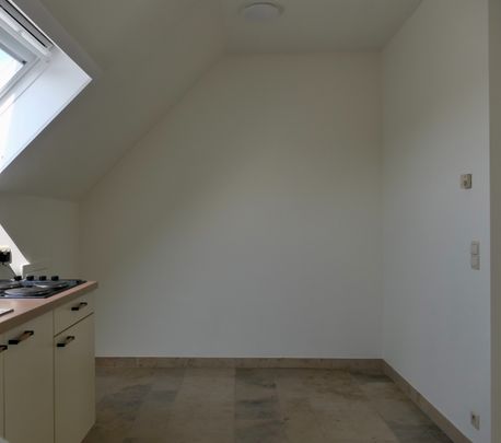 Lichtrijke studio met garage in het centrum van Wingene! - Photo 1