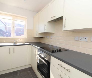 2 bedroom end of terrace house to rent - Photo 4