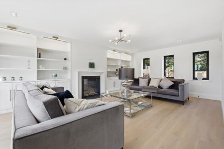 4 bedroom detached house to rent - Photo 3