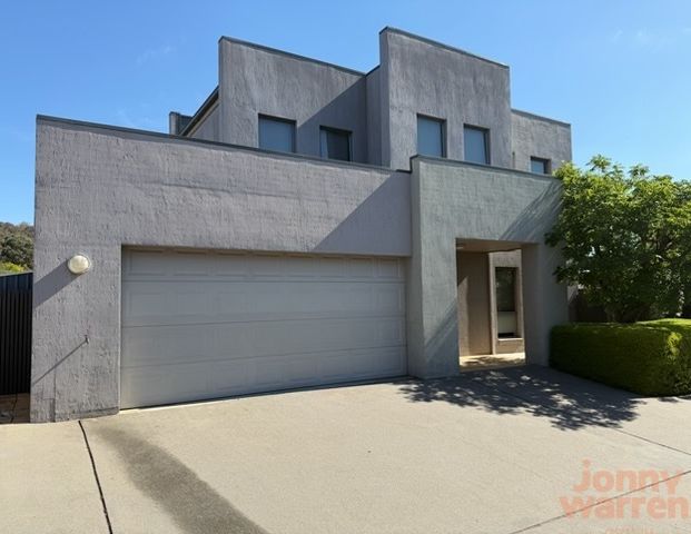 2/15 Ironbark Circuit, Jerrabomberra NSW 2619 - Townhouse For Rent | Domain - Photo 1