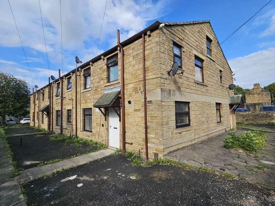 Lees Hall Road, Dewsbury, WF12 - Photo 1