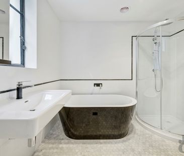 1/10 Ellesmere Road, Windsor - Photo 2