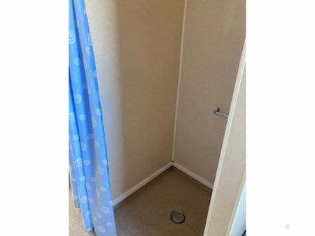 Sunny 2 Bedroom Unit - Photo 4