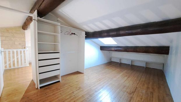 Location - Appartement T2 de 94 m² avec mezzanine, terrasse et emplacement de parking dans garage commun - Photo 1