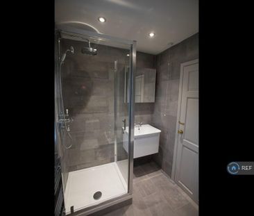 2 bedroom semi-detached house to rent - Photo 6