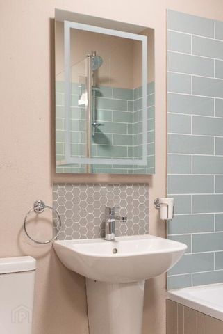 Apt 20 The Residence, 334 Ormeau Road, Belfast, BT7 2GE - Photo 2