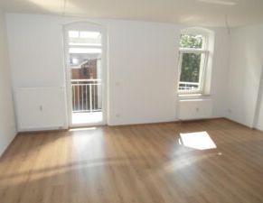 Beethovenstr. 6, Wohnung 6 ~~~ Dachgeschoss, Einbauküche, Balkon, Badezimmer mit Wanne, Spitzboden als Abstellfläche - Foto 1