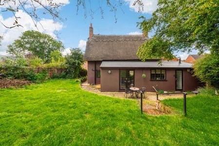 2 bedroom detached house to rent - Photo 3