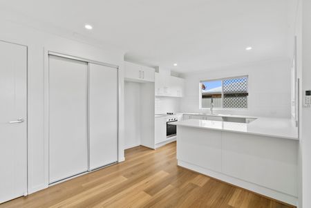 78A Saffron Street, Elanora QLD 4221 - House For Rent | Domain - Photo 2