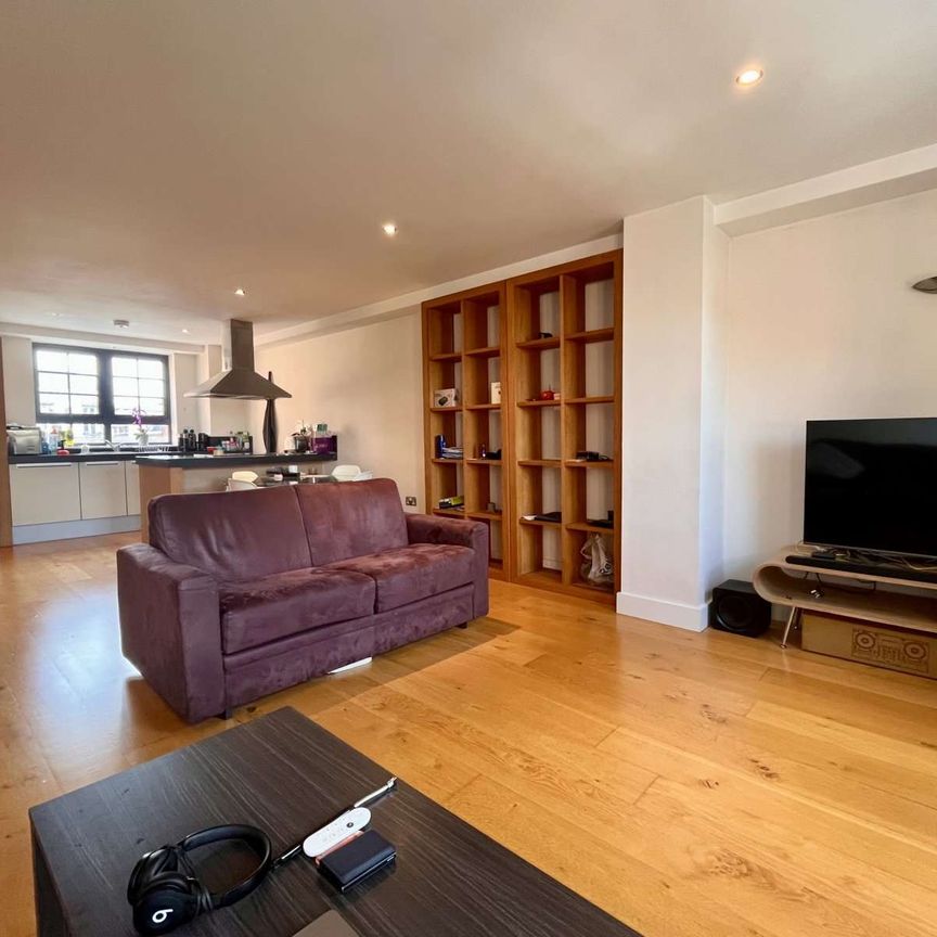 A second floor furnished apartment at St. James Wharf. Viewings to begin W/C 6th July - Photo 1