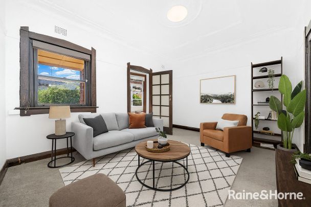 Huge Art Deco Apartment in a Prime Kensington Location - Photo 1