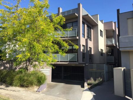 “Thornbury Living!” - Photo 3