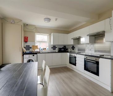 1 bedroom in a house share to rent - Photo 3
