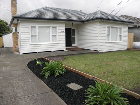 142 Victory Road, Airport West VIC 3042 - Photo 4