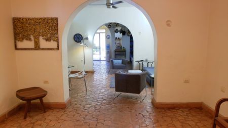 4 Bedrooms with Garage – 2 Blocks from Paseo - Photo 2